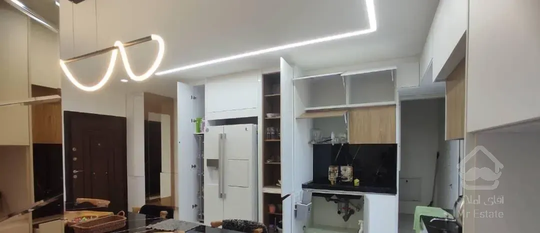 ۱۳۰ متر بر اصلی طالقانی/ اعیان نشین