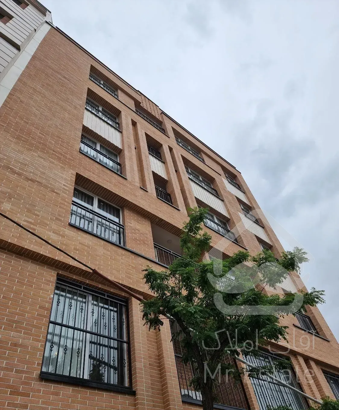 فروش واحد 128 متری فول فرنیش کلید نخورده