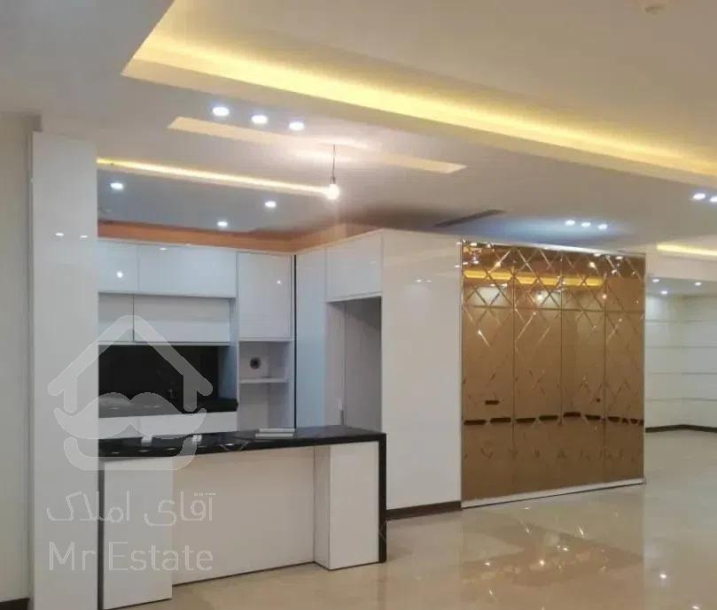 غرب بلوار 24متری /190متر / مشاعات آبی /2پارکینگ