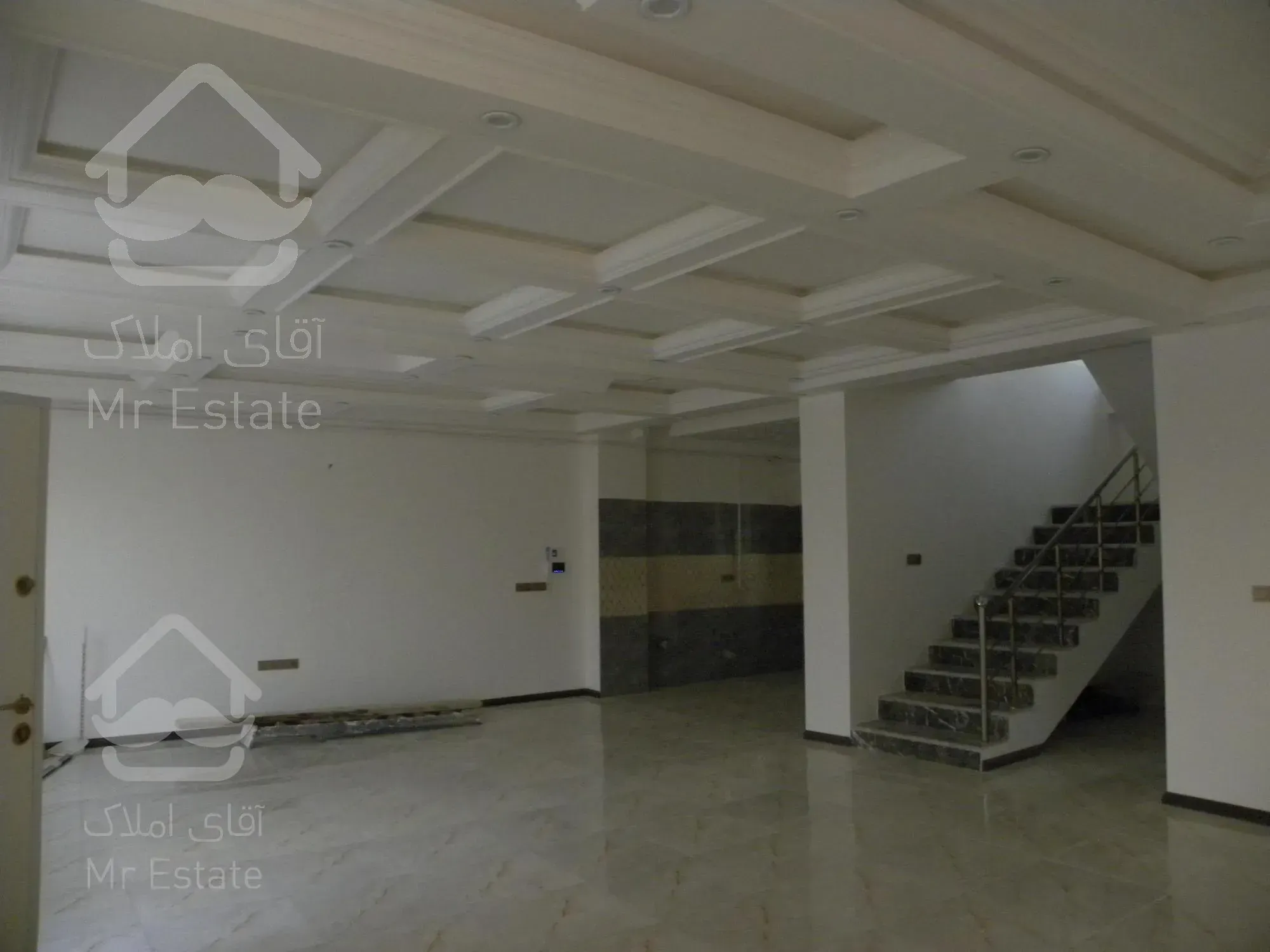 فروش ویلا 220 متری شیک در مرکز شهر