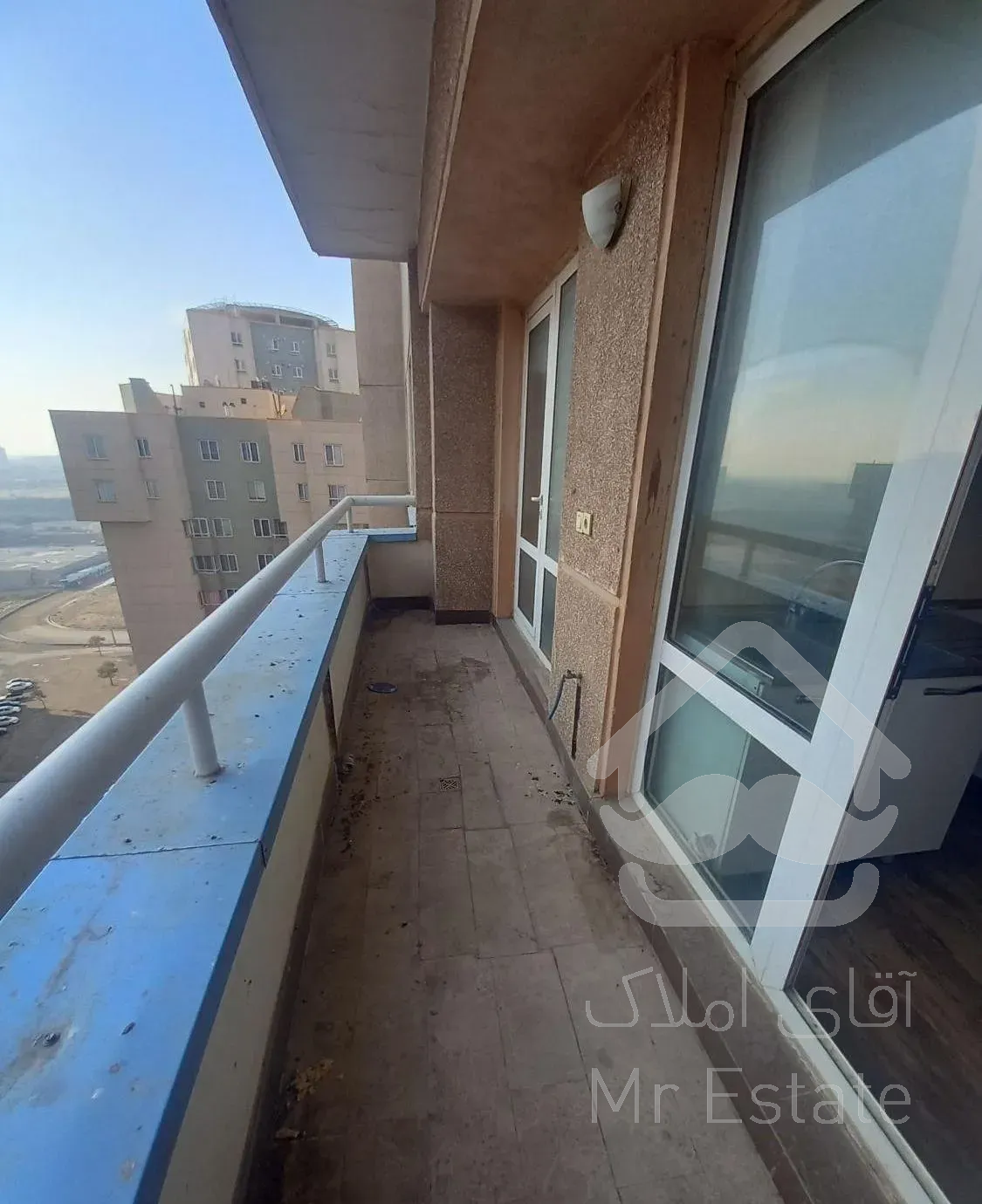 ۱۳۷ متر/۳خواب/برج برند/عقاب/دهکده المپیک