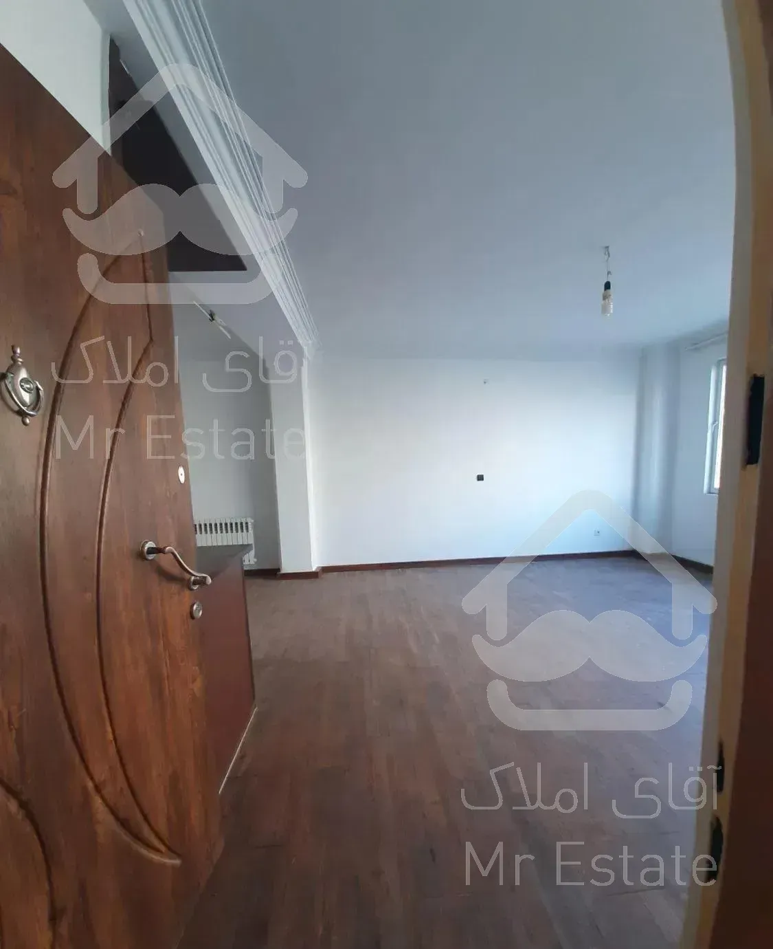 فلکه چهارم تهرانپارس ۸۲متر۲خواب طبقه دوم