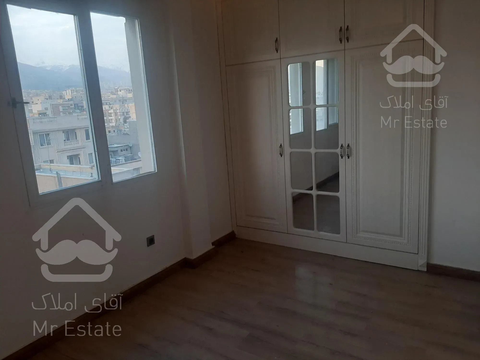 ۱۰۵ متر جهاد اکبر