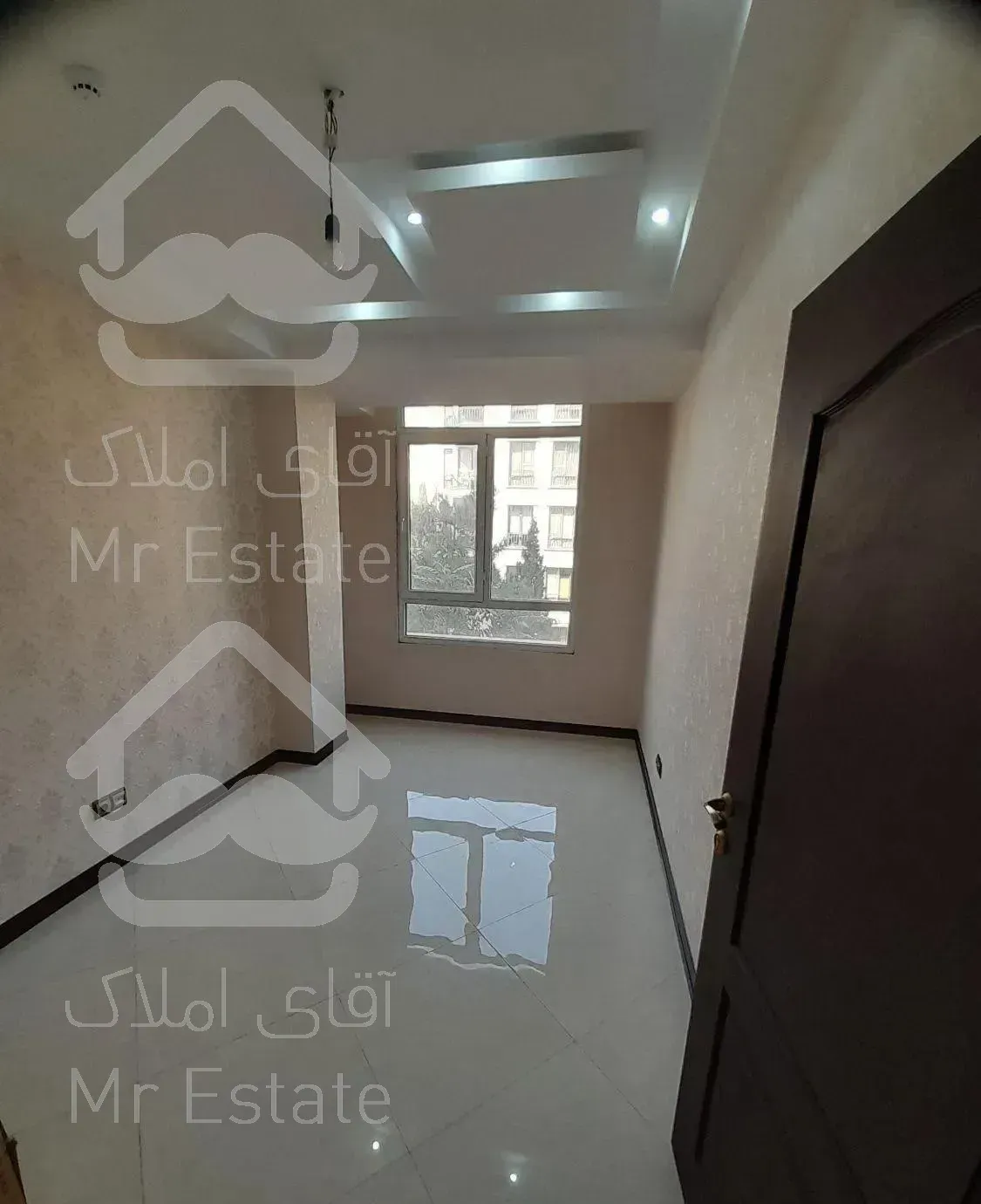 ونک۸۲متر، نوسازکلیدنخورده،