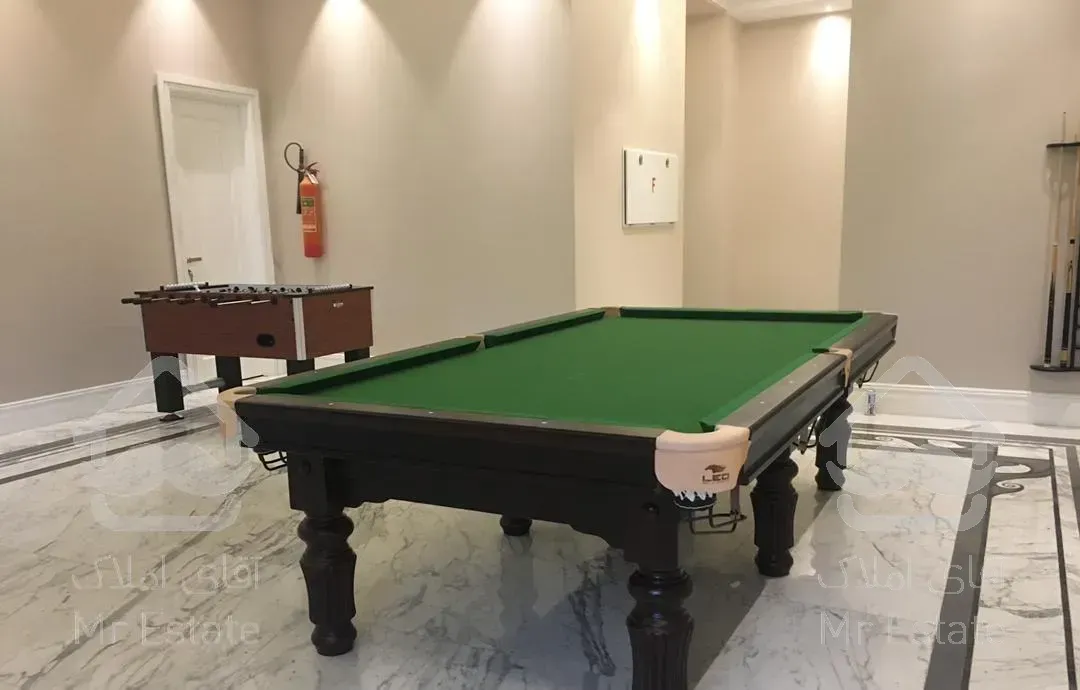 ۲۱۵متر/نوساز/تک واحدی/تراس قابل چیدمان/فول امکانات