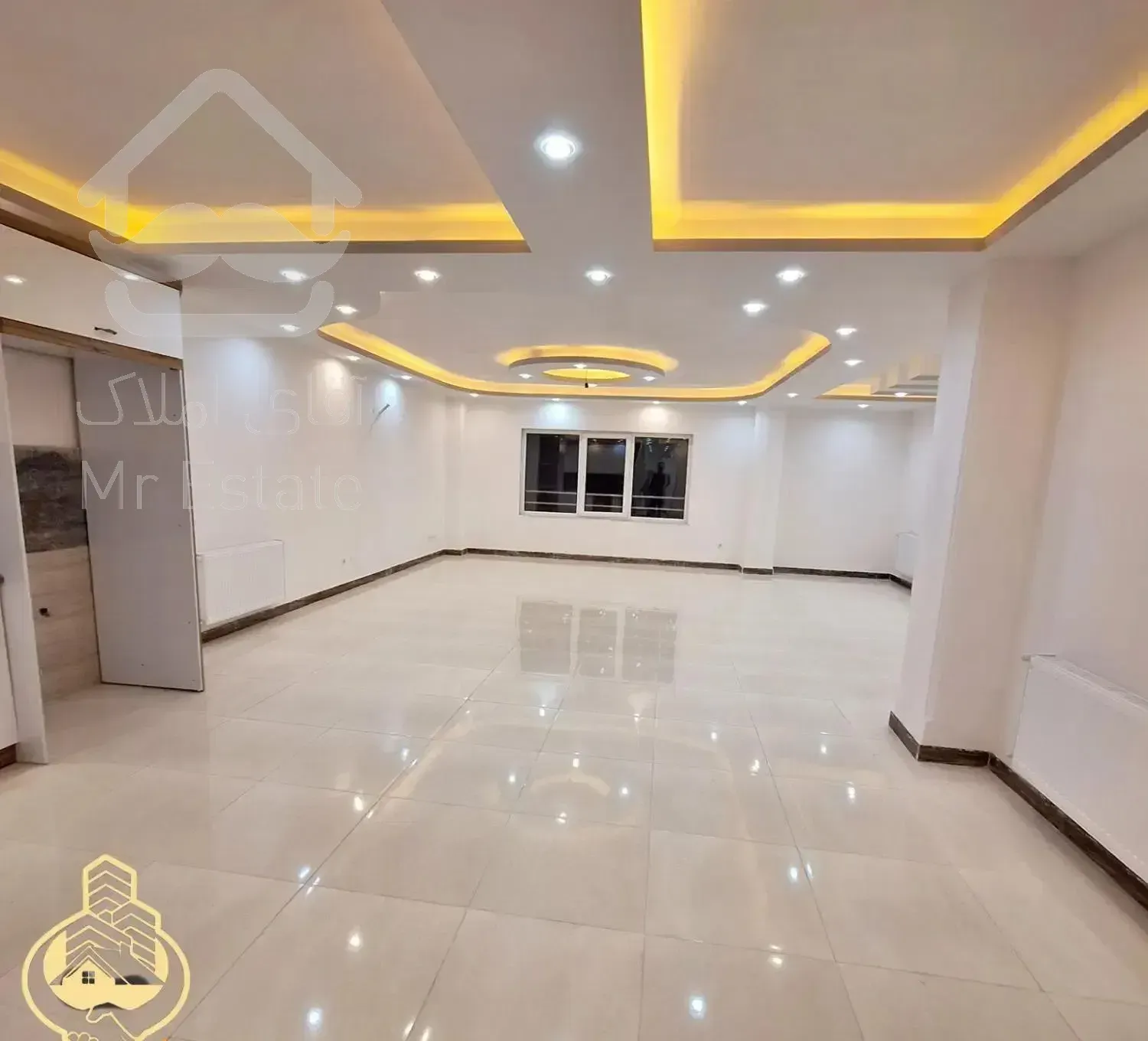 ۳ طبقه//۱۴۲متری// تاپ لوکیشن با آسانسور 3 خوابه