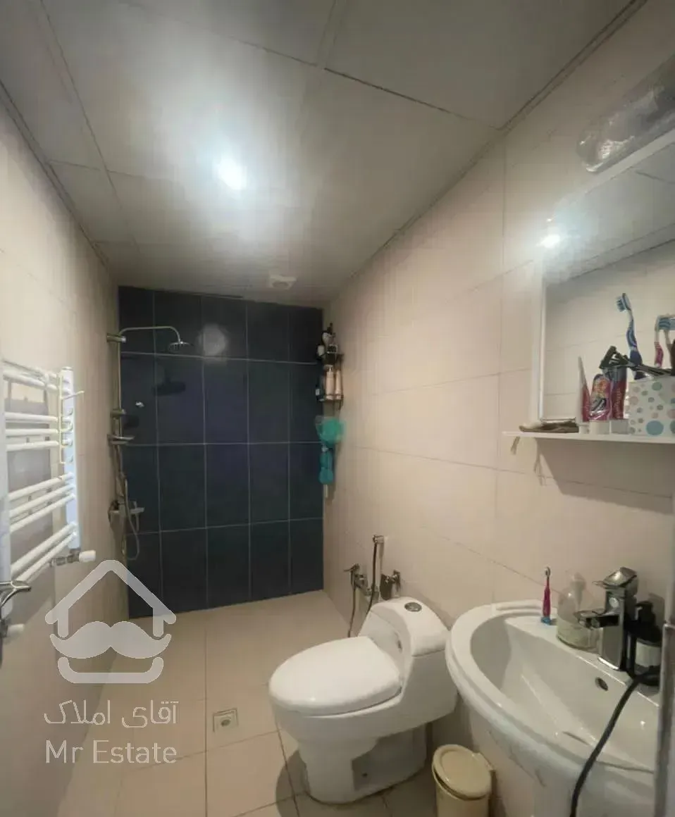 ۸۰ متری  با ویوی دریاچه در برج مجلل