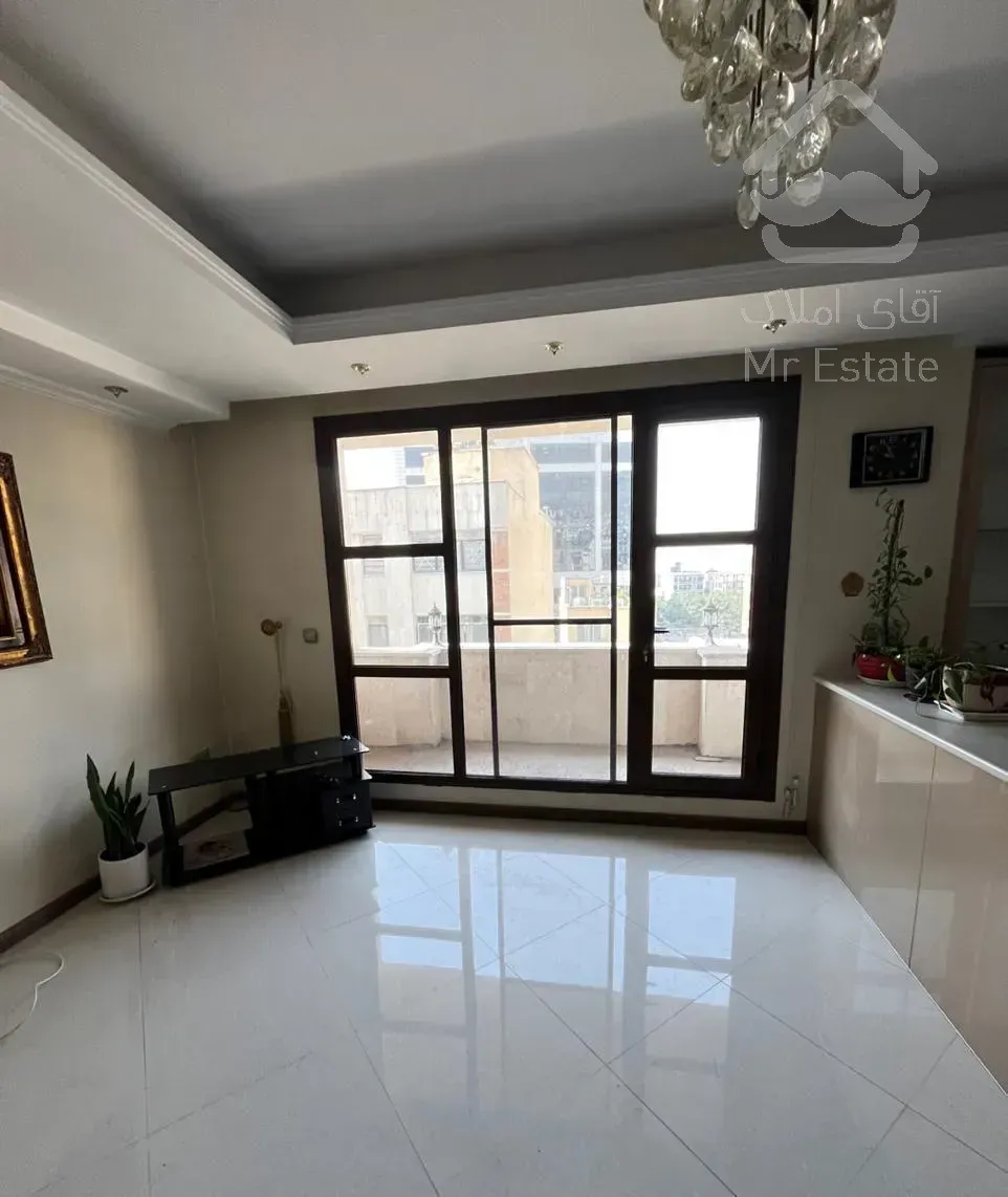 نیاوران مژده /۱۲۶متر ۲خواب ارزنده