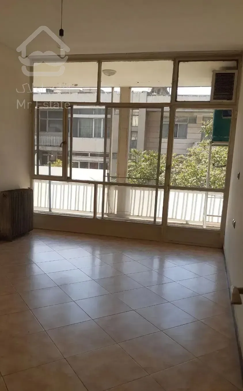 یوسف آباد 190 متر 3 خواب طبقه اول