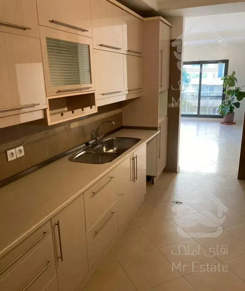 زعفرانیه - ۱۶۰ متر - ۳ خواب - مناسب سرمایه‌گذاری