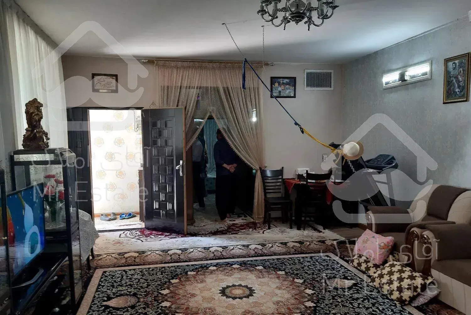 ادیب جنوبی - راه جدا و حیاط اختصاصی