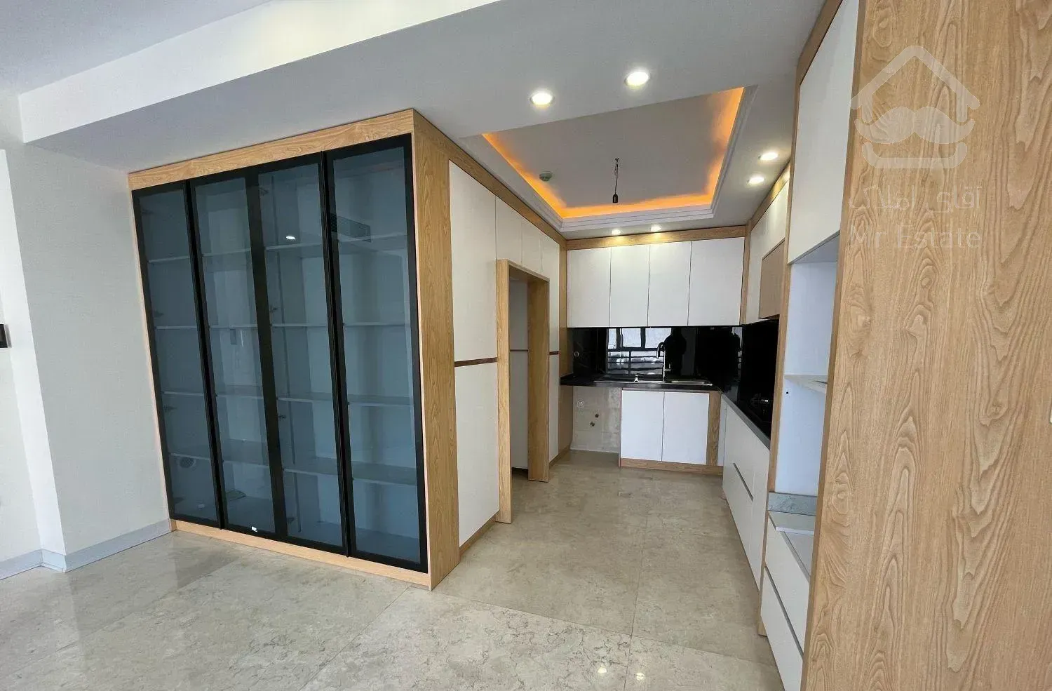 60 متر درحد نوساز/فول امکانات/سکونت چند ساله