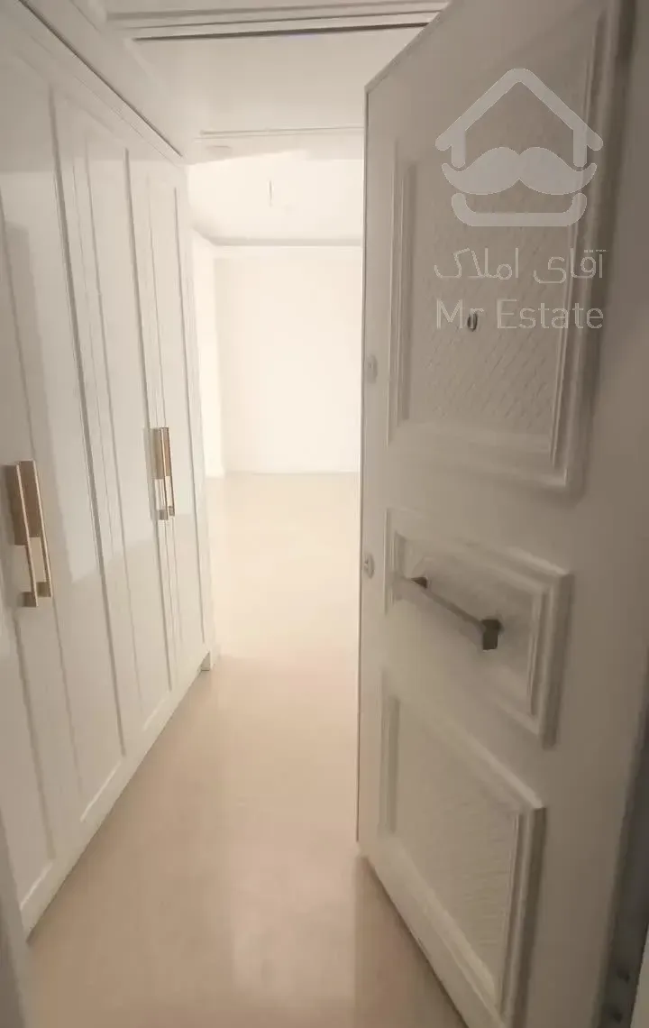 آپارتمان 186 متری سه خواب دو پارکینگ سندی