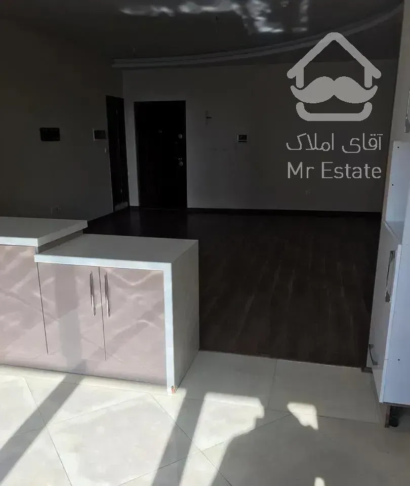 100 متر ازگل برج خلیج فارس