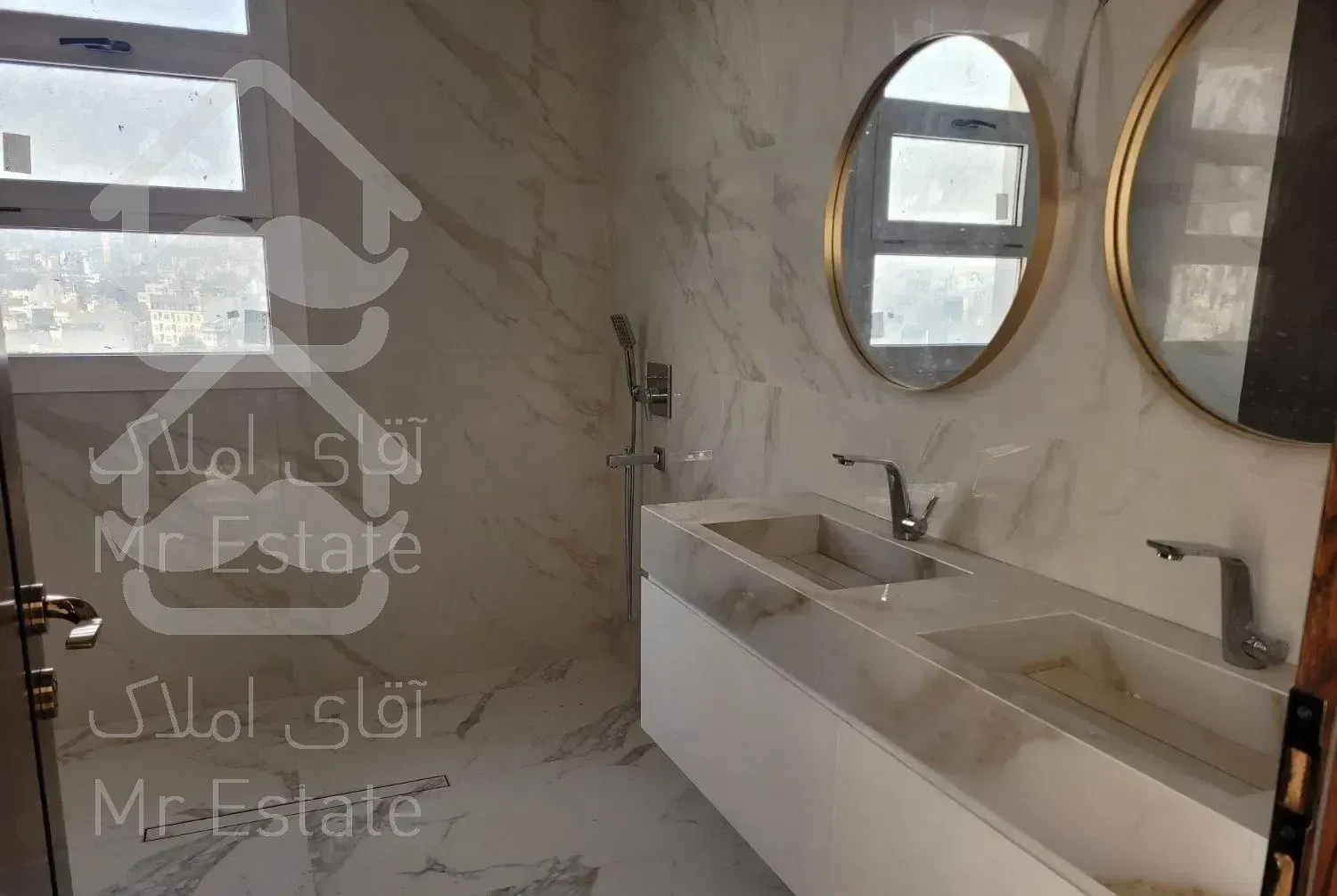 برج دروس ۲۷۰ متر ۳ خواب مستر