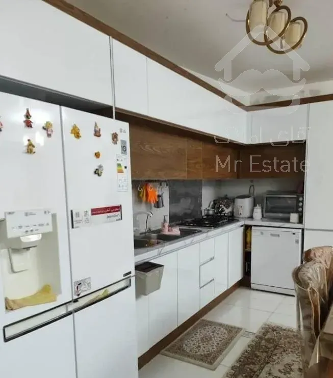 فروش اپارتمان ۱۳۰متری ۳خواب مستر در لاله