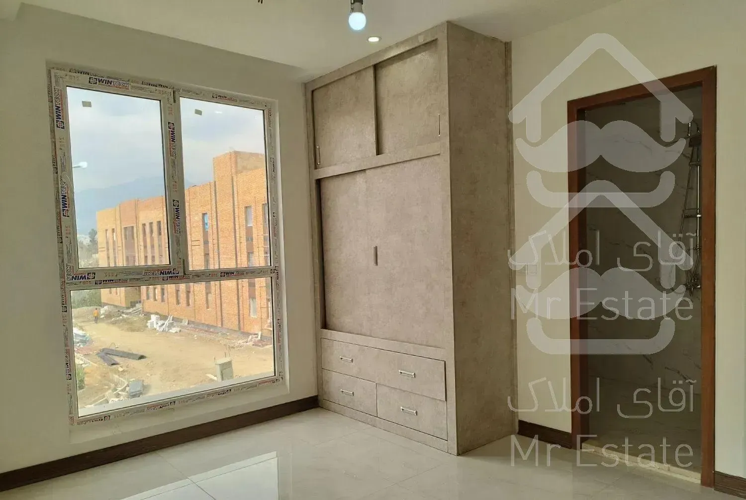 ۱۸۰ متر/ تلفیقی از معماری و هنر/ رونیکا پالاس هروی