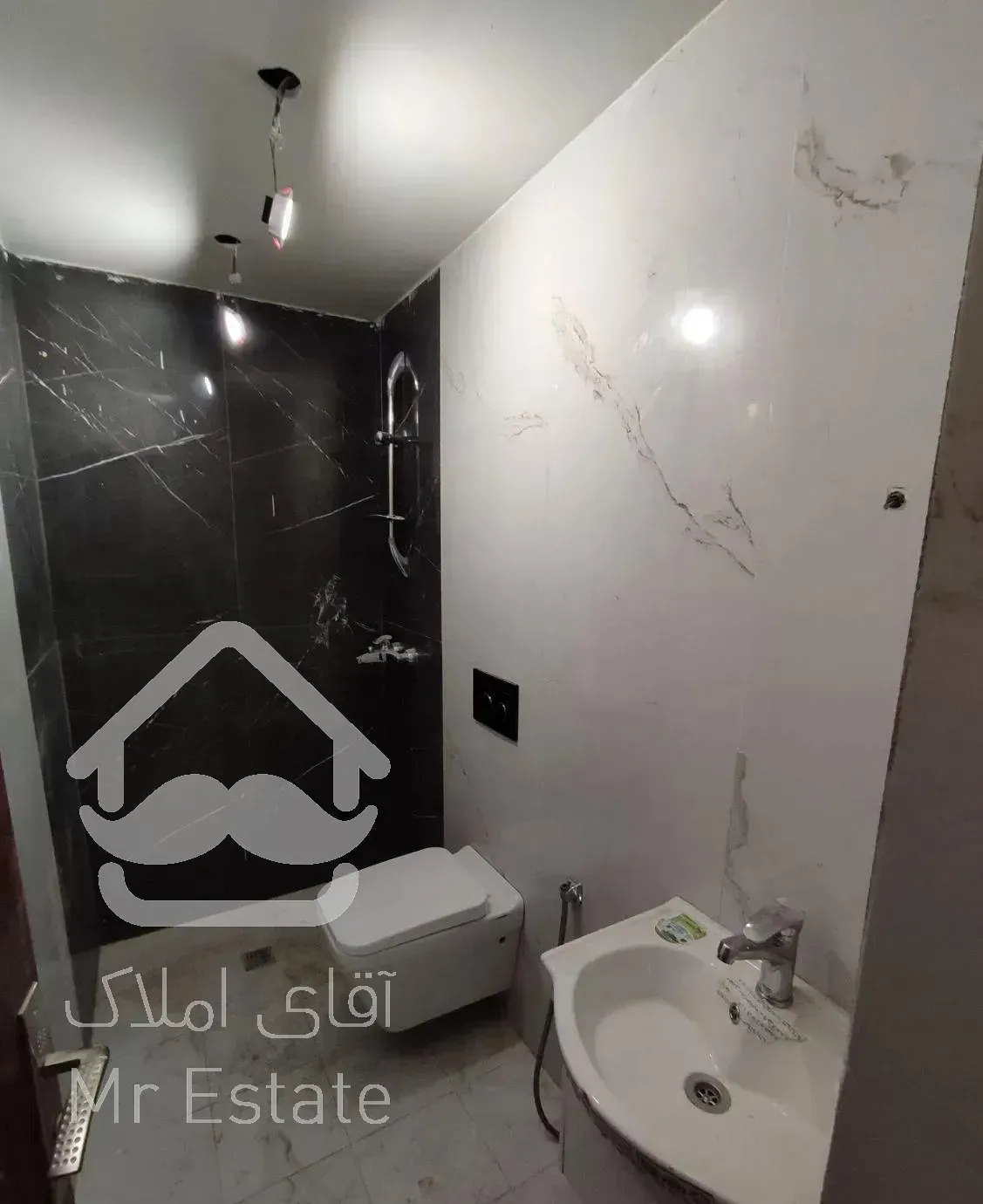 ۸۰ متر ۲ خواب // نوساز کلیدنخورده // سنایی