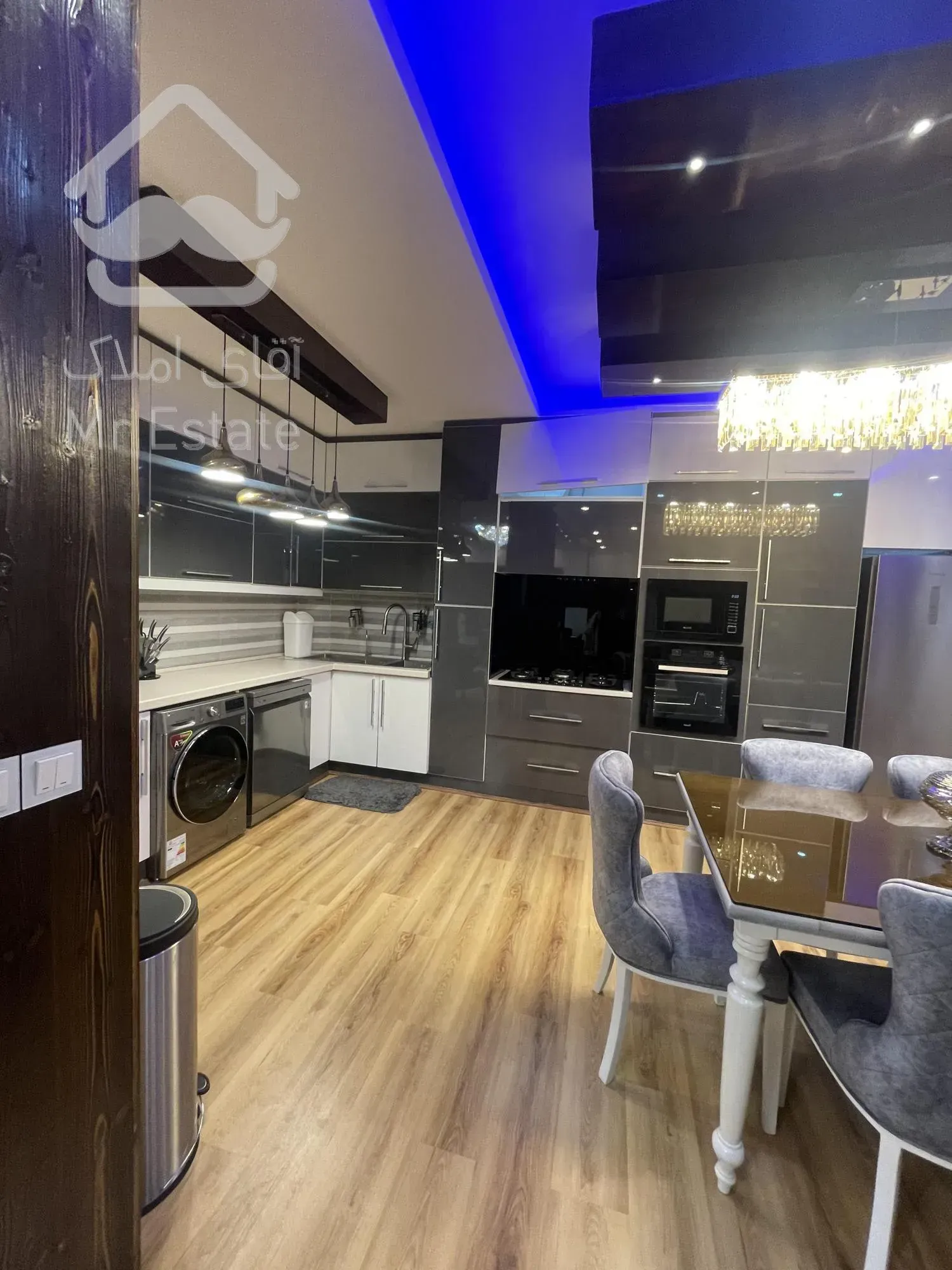 فروش فوری ویلا ۳۰۰ متری در سرخرود