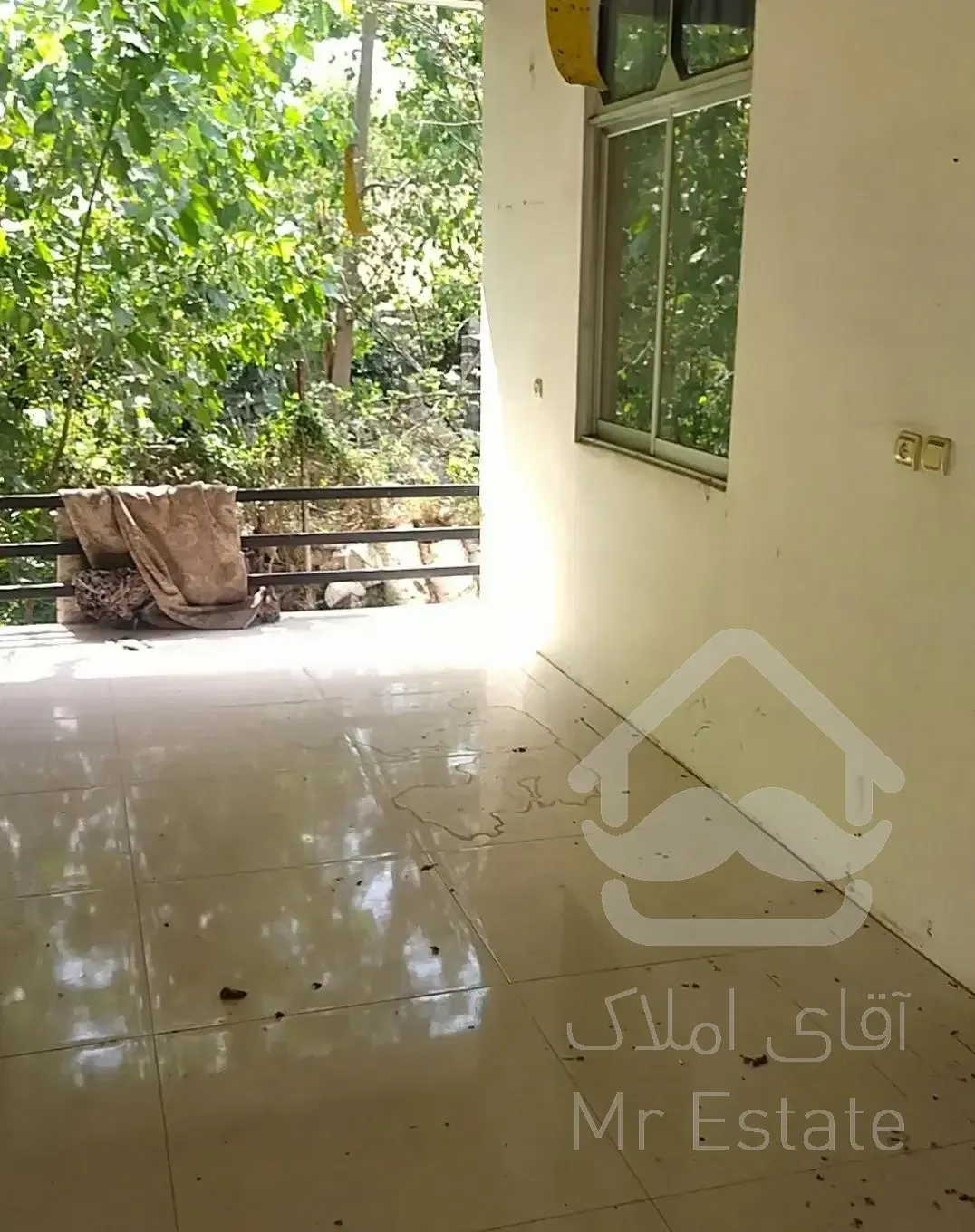 ویلا 350متر زمین 143 متر بنا