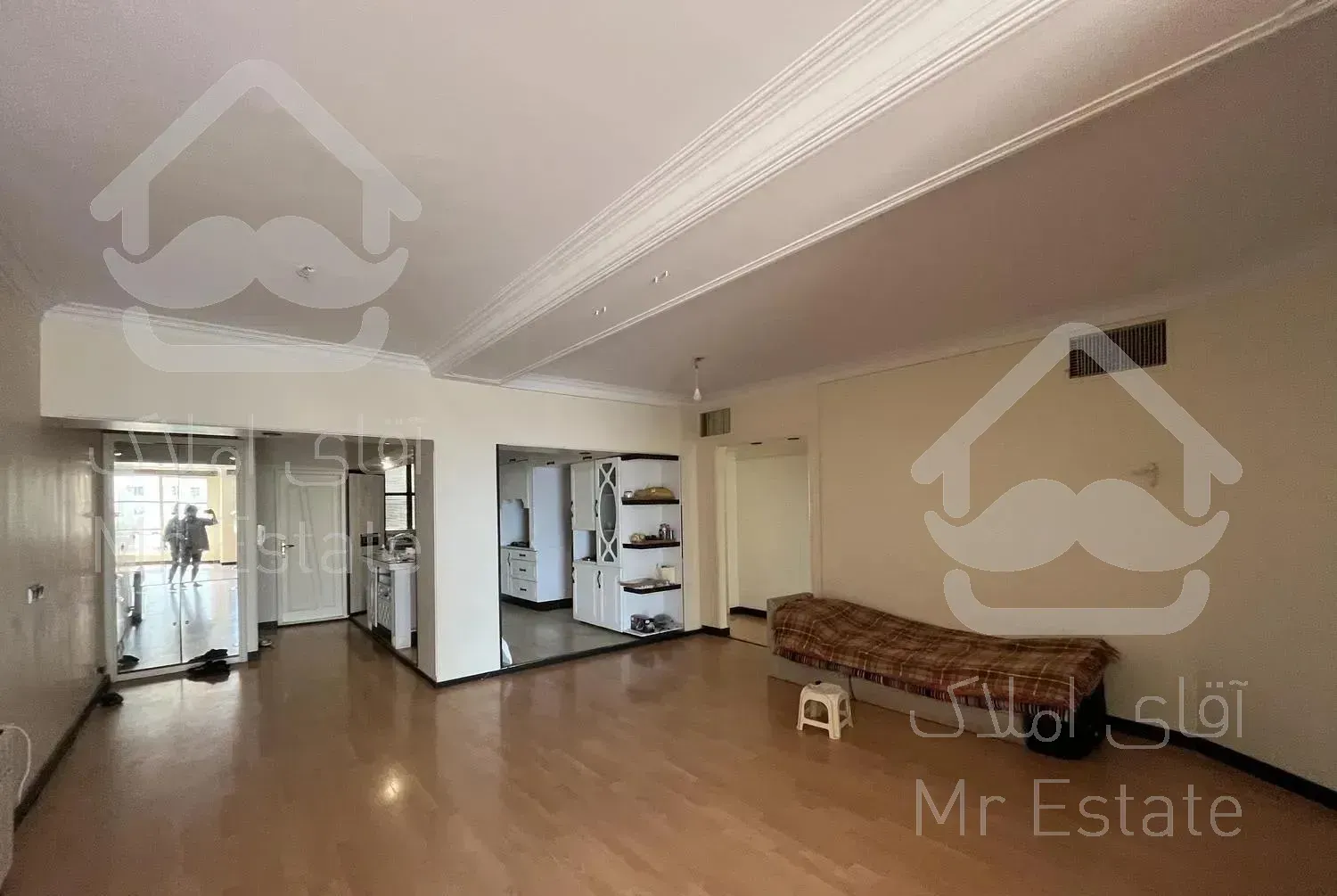 ۱۵۰ متر ولنجک طبقات بالا