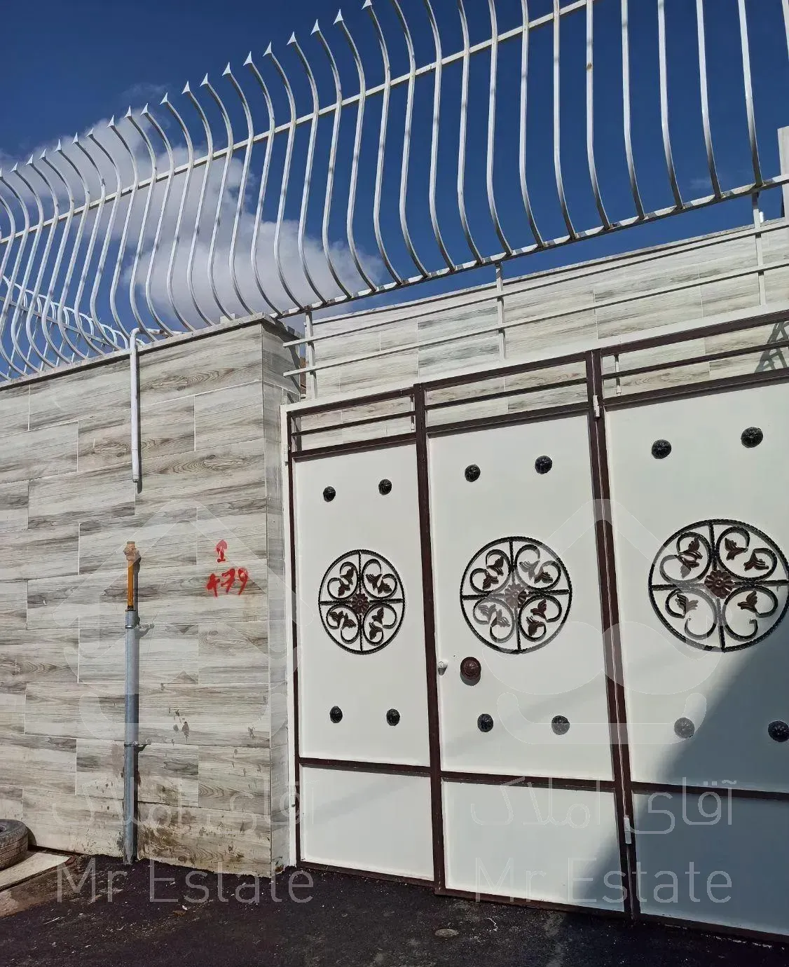 خانه ویلایی،ی طبقه،باحیاط۸۰متر کل خونه است