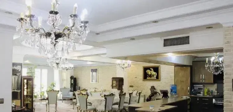 پاسداران/ساقدوش/۲۱۲متر/۳خواب/زیرقیمت