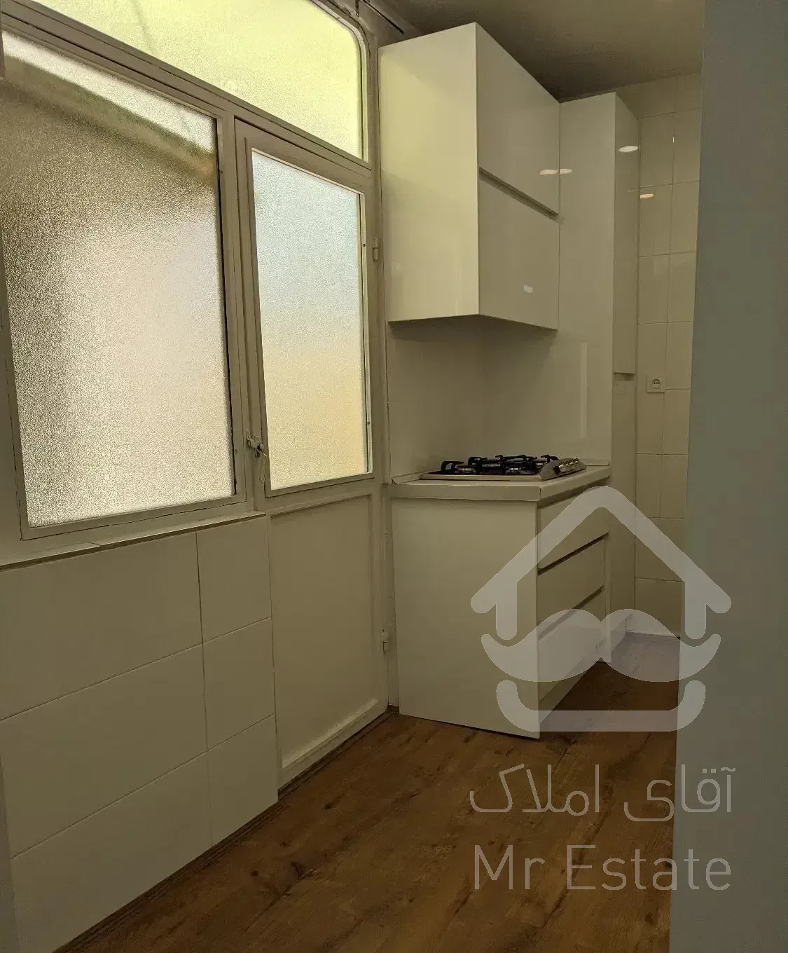 آپارتمان تمیز و خوش نقشه 55م و 15 متر تراس اختصاصی