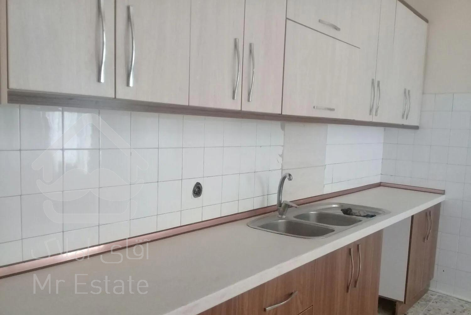 آپارتمان ۱۲۰تکواحدی نزدیک مترو