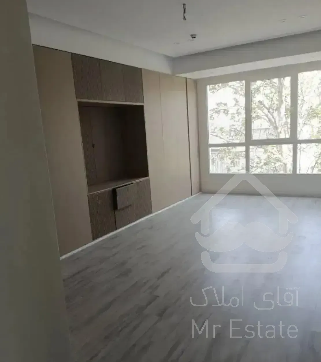 ۱۲۷ متر دو‌خواب چشم انداز اماراتی تراس قابل چیدمان