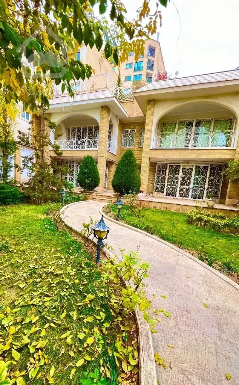 کلید در اختیار /۱۲۰ متر همکف / مناسب کار یا سکونت