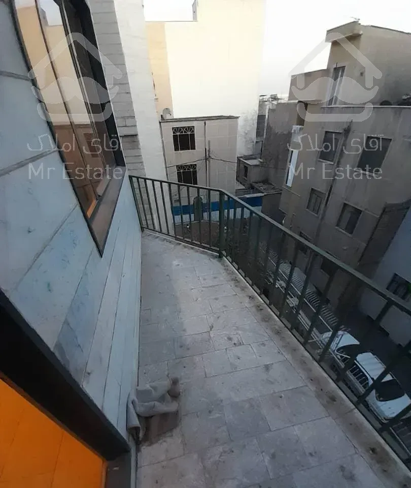 ۹۲متری*طبقه دوم سندی*تخلیه*بلوار پاستور آژیده