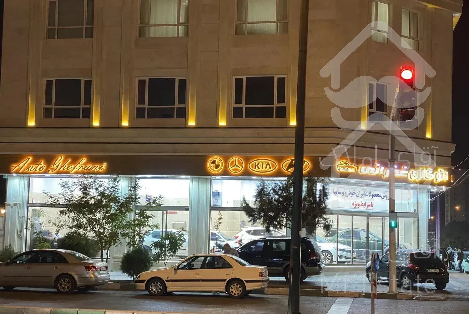 مغازه 120 متری نبش چهار راه