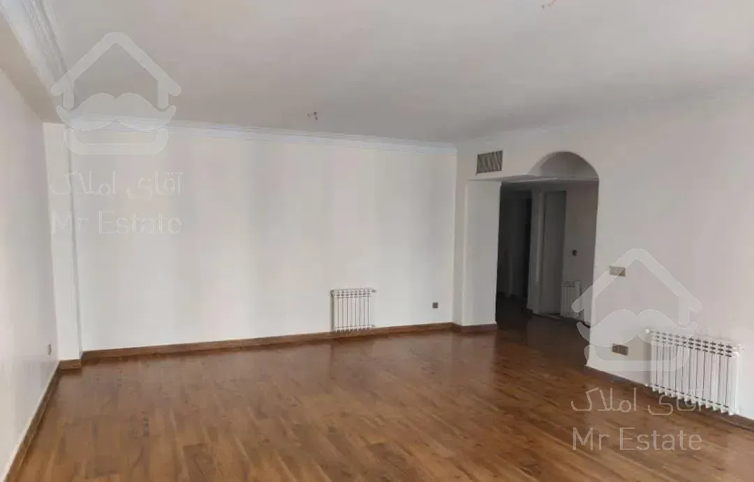 ۱۳۰متر ۳خواب فول امکانات بازسازی شده طبقه سوم