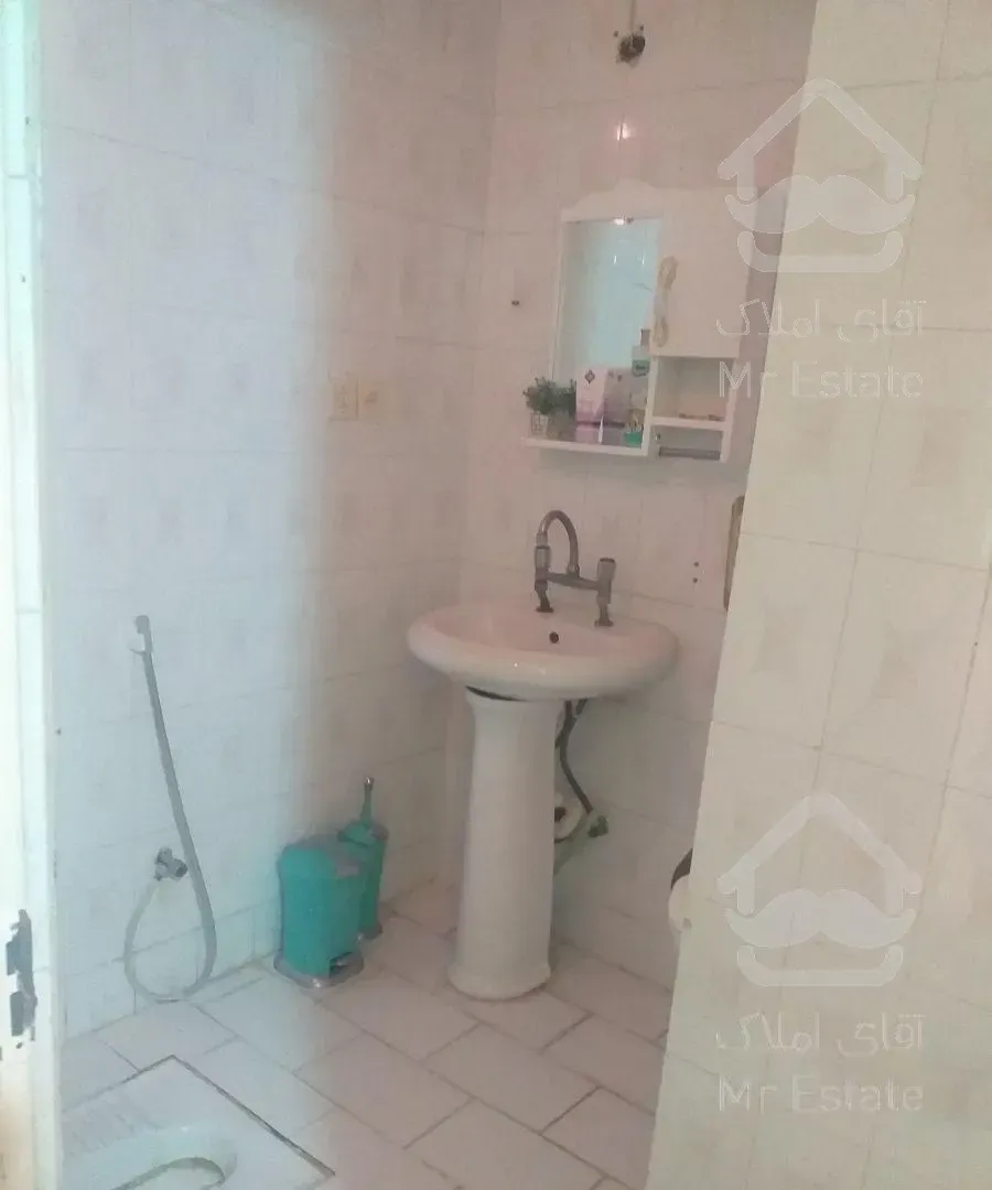 آپارتمان ۱۰۵متری ۲خوابه دو تا کولر دارد ۴غربی فاز۱