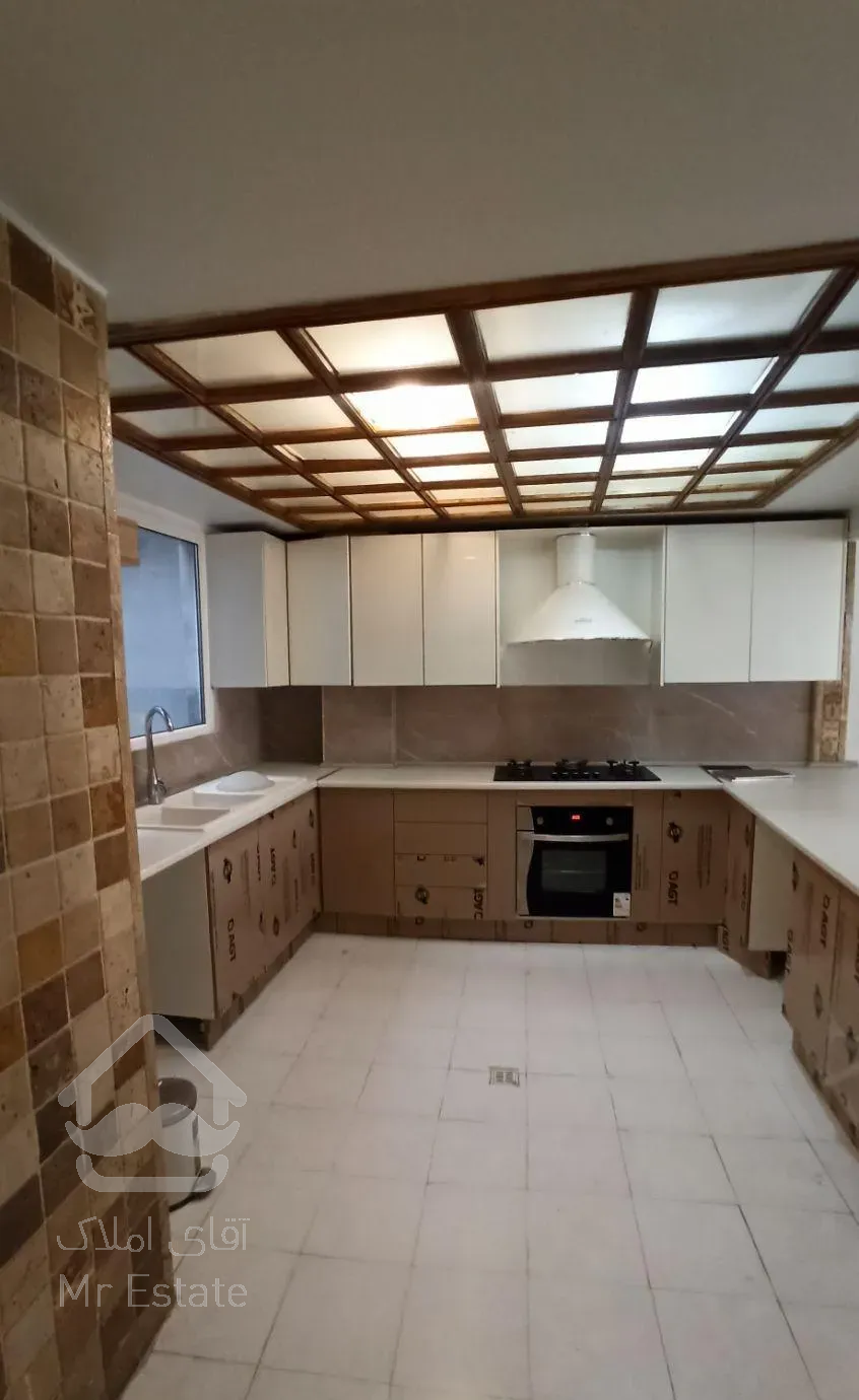 آپارتمان ۱۷۵ متری زعفرانیه