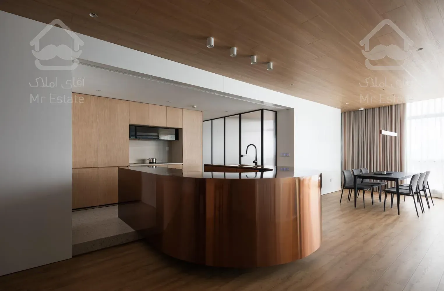 فرمانیه، ۳۰۰ متر برج باغ لوکس