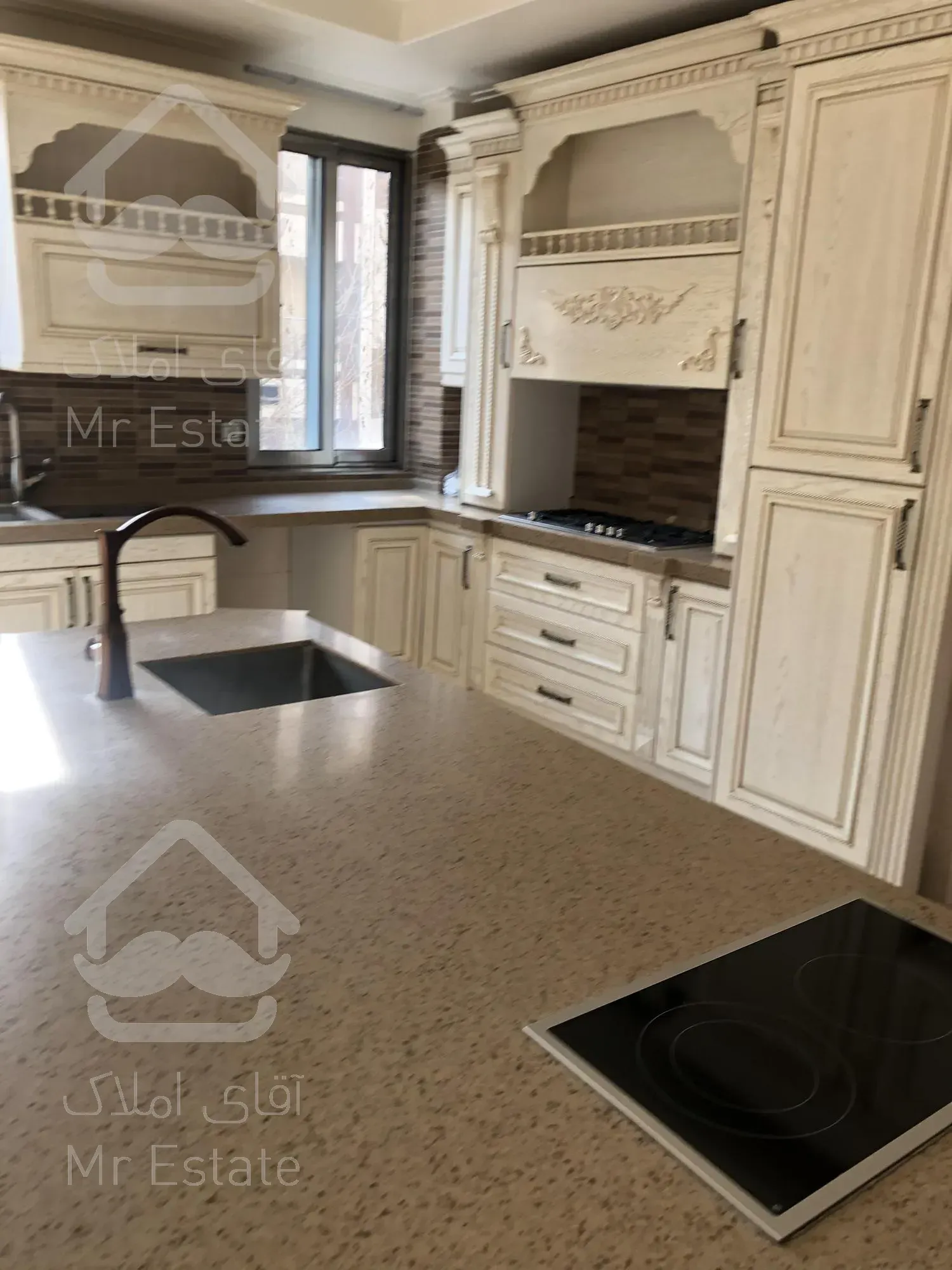 رهن و اجاره آپارتمان ۱۳۵ متری ۳ خوابه اندرزگو