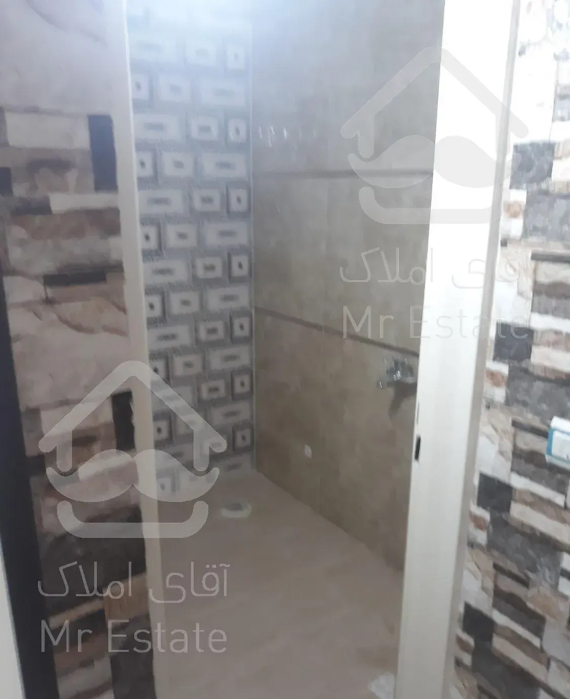 اپارتمان ۹۰متر میباشد