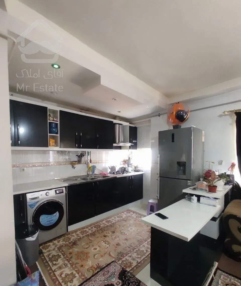 آپارتمان ۹۰ متری *آسانسور*سند* خوش قیمت درخ آزادی