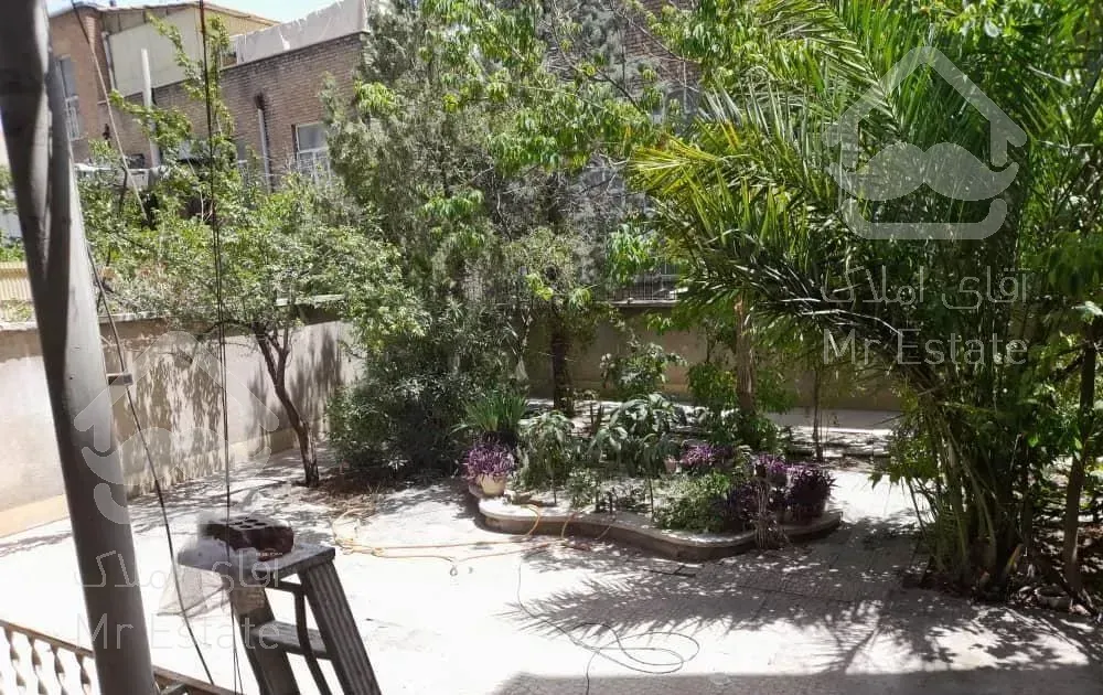 162متر با حیاط اختصاصی ابتدای خ کارگر شمالی