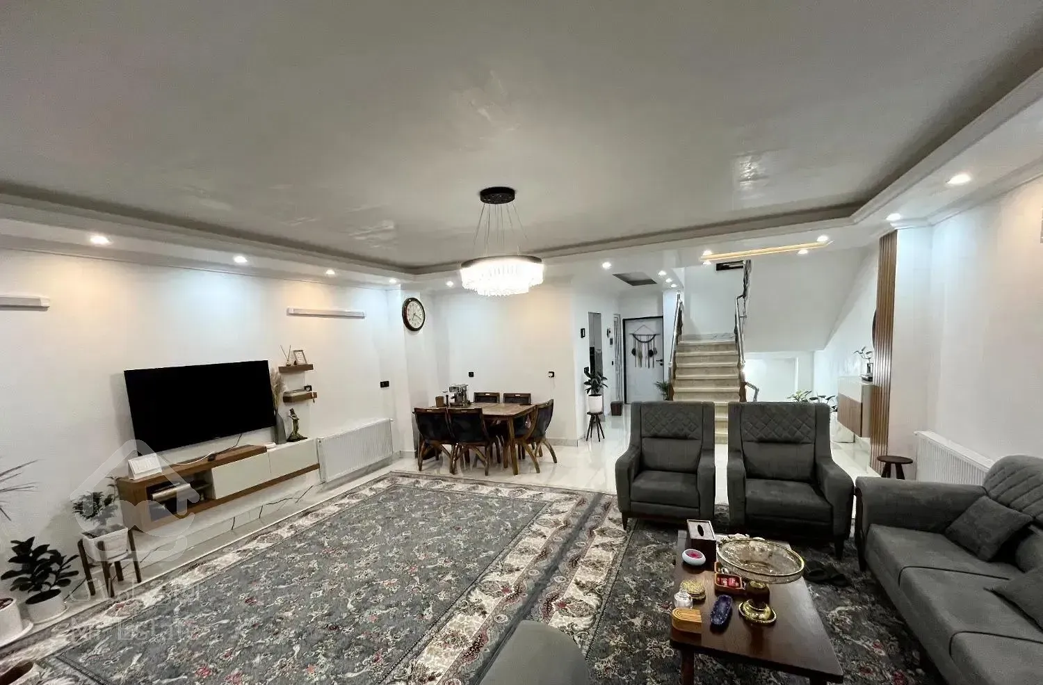 فروش ویلا دوبلکس  ۲۰۰ متری در ۱۶ متری دوم