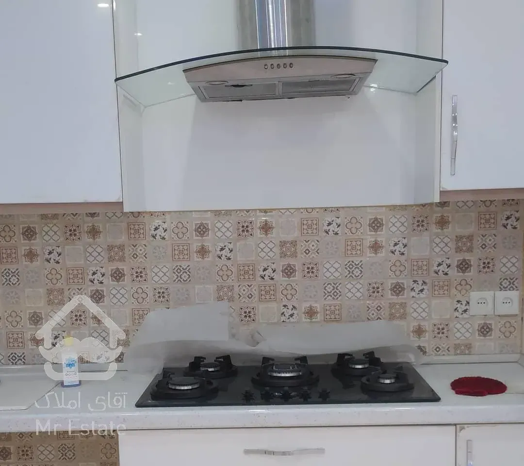 100 متر + مروارید + بالای میدان کاج سعادت آباد