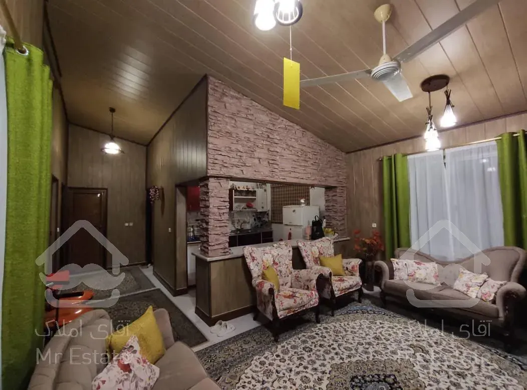 ویلا در داخل شهرک جای خوب با حیاط سر سبز