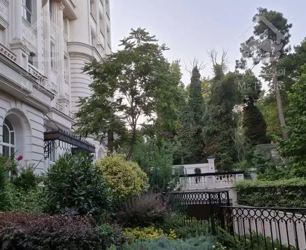 مسکونی ۲۱۰ متر‌تاپ لوکیشن فرشته