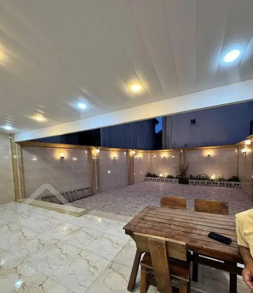 فروش خانه ویلایی ۲۶۰متری همراه مطبخ