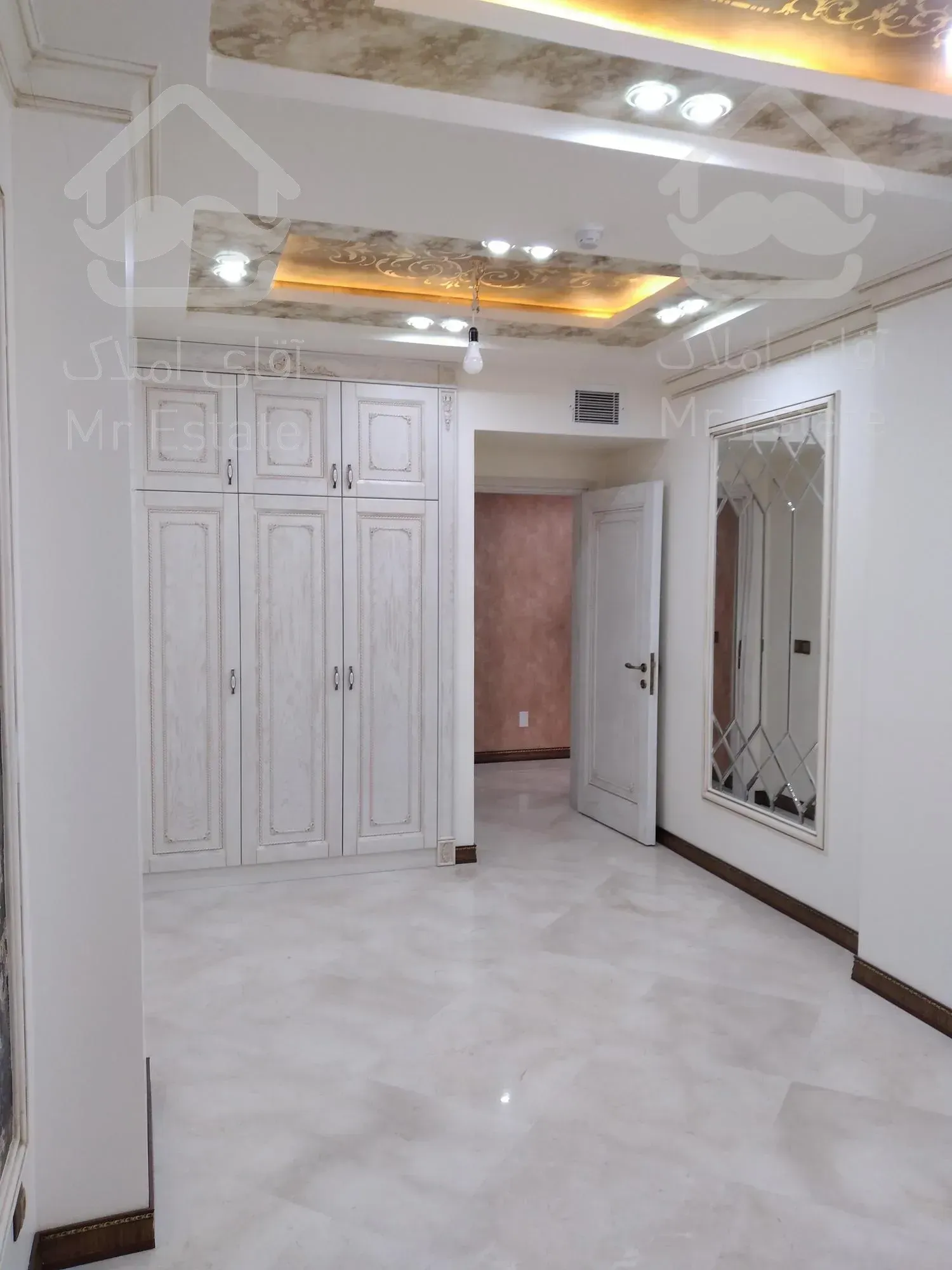 فروش اپارتمان تک واحدی ۲۴۰متری در ایت الله کاشانی