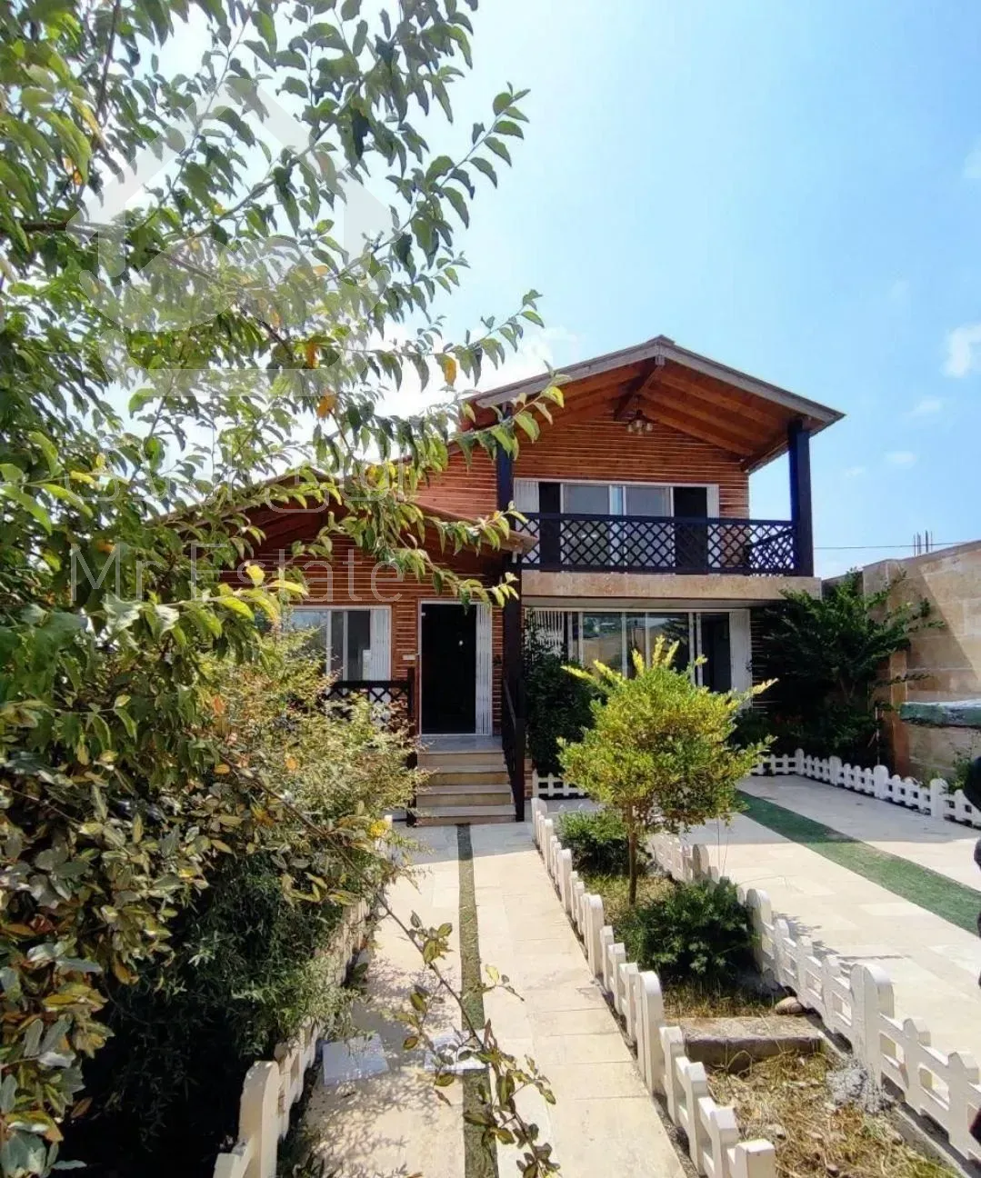 ویلاباغ نیمپیلوت 300متری استخرداخل سندتک برگ شهرکی