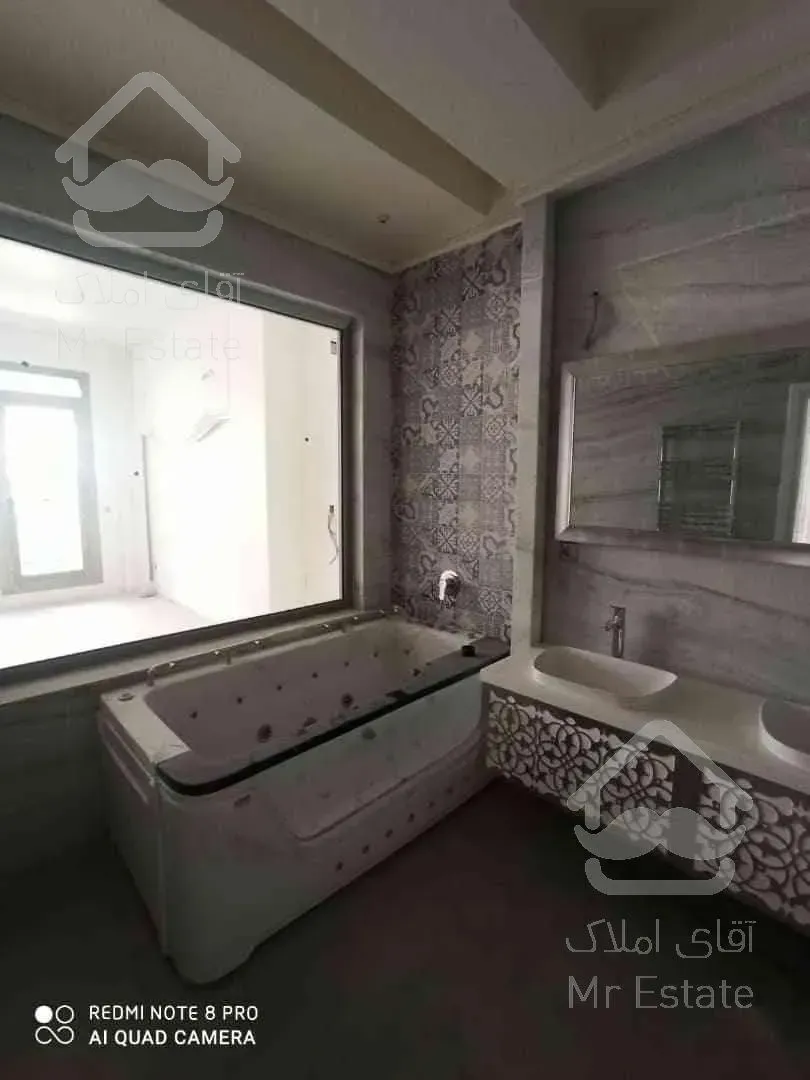 آپارتمان ۲۵۰،۴۰۰متر نیاوران یاسر ۳خواب نوساز فول تراس بزرگ نورگیر