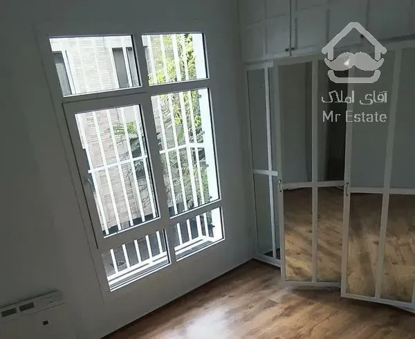 فرشته 213 متر خوش نقش و نورگیر